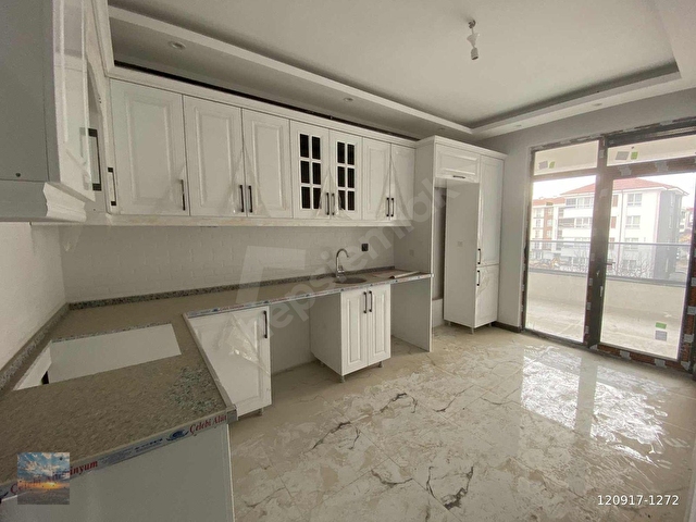 DEMİRHAN EMLAKTAN ALBAYRAK CADDESİ YAKINI ÖZEL GARAJLI 2+1 DAİRE