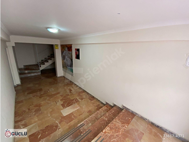 GÜÇLÜDEN ÖMERAĞA MH.BEREKET SOKAK 3/3 KATI  60 M2. 1+1 KOMBİLİ BAKIMLI DAİRE KARANLIK ODASI YOK - Görsel 2