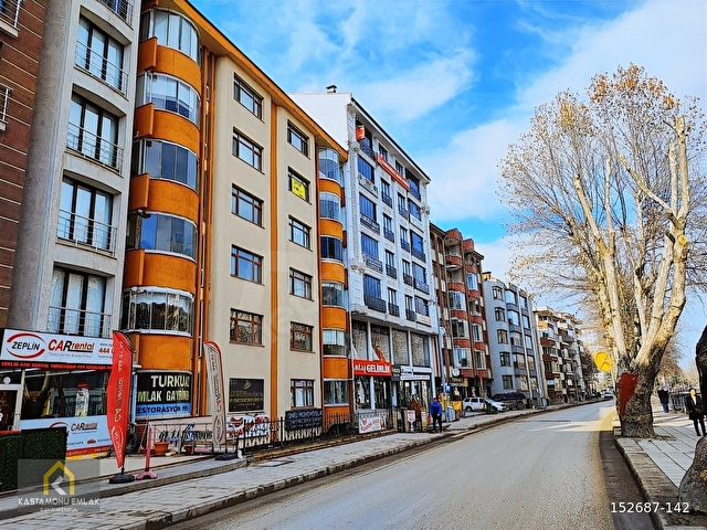 KASTAMONU EMLAK GAYRİMENKULDEN ANACADDE LÜKS SATILIK 4+1 DAİRE - Görsel 3