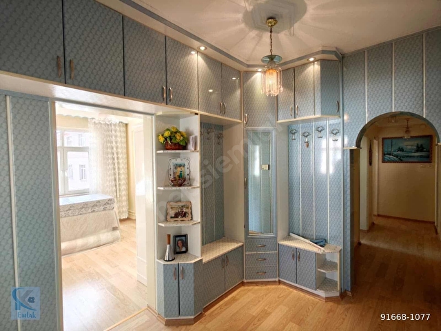 ALAEDDİN İLK OKULU KARŞISI IŞIKLAR MAHALLESİ ARAKAT 3+1 DAİRE