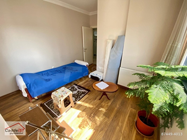 CaddeİSTTEN ÖMERPAŞA VE TÜTÜNCÜ MEHMET EFENDİ ARASINDA 95m² 3+1 - Görsel 9