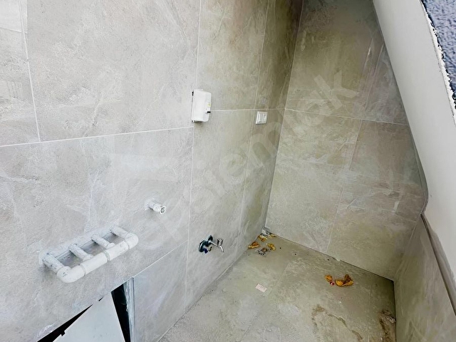 ARNAVUTKÖY TAŞOLUK CADDE ÜZERİ 2+1 SATILIK ÇATI KATI - Görsel 3