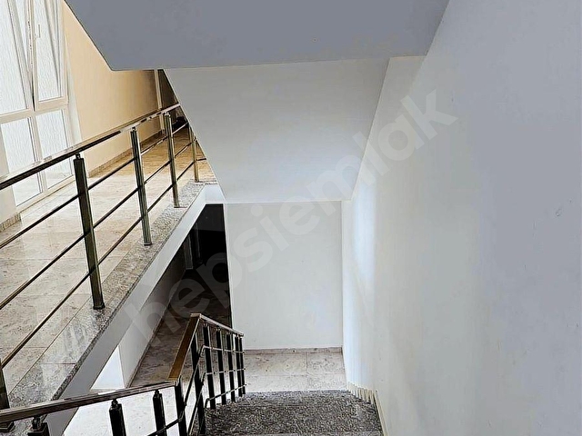YAZLIK DA SİTE İÇERİSİNDE 3+1 140m2 KİRALIK DAİRE - Görsel 5