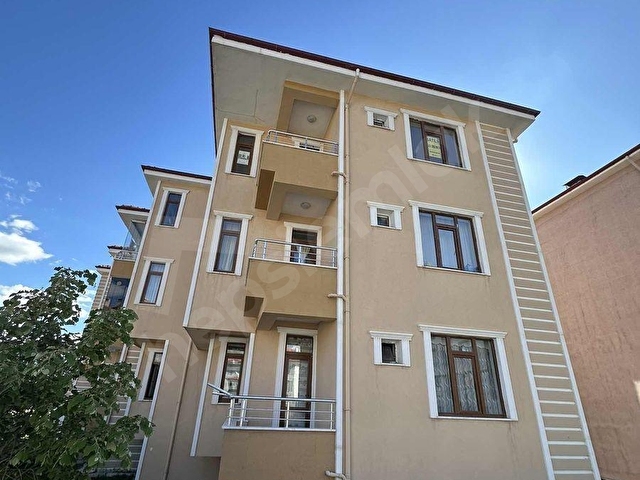 BERLİN EMLAKTAN YUNUS EMRE MAHALLESİ SATILIK 3+1 DAİRE