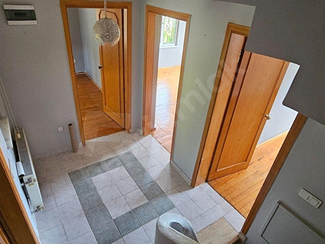 Uskumruköy Arıköyde Bodrumdan Bahçe Çıkışlı Kiralık 4+1 Villa - Görsel 16