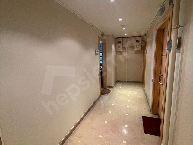 Kadıköy Merkez’de İşlek Cadde Üzerinde FULL EŞYALI Kiralık Ofis - Görsel 15