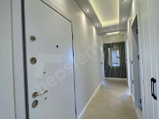 BAHÇELİEVLERDE ASANSÖRLÜ SIFIR ARAKAT SATILIK DAİRE - Görsel 5