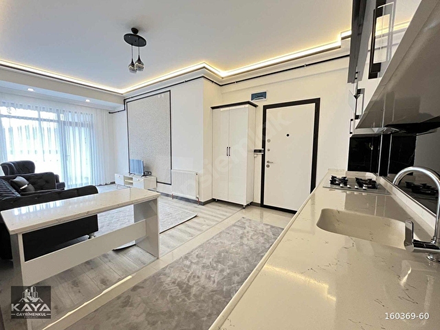 281.CADDEYE SIFIR ULAŞIMI KOLAY CAM BALKONLU MODERN EŞYALI 1+1