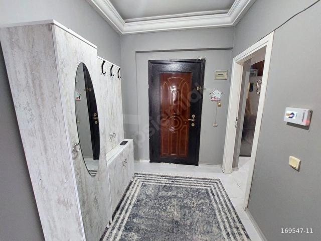 Beylikdüzü Barış Mahallesi Kısa Katlıda 3+1 Satılık Daire - Görsel 2