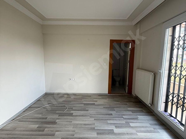 GÖKÇE BAĞÇİVAN GAYRİMENKULDEN CADDE ÜZERİ ÖN CEPHE FERAH DAİRE - Görsel 16
