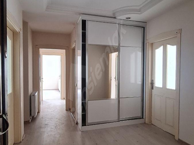 S.Demirel Bulvar Üzeri Göl Manzaralı Kombili 3+1 Kiralık - Görsel 18