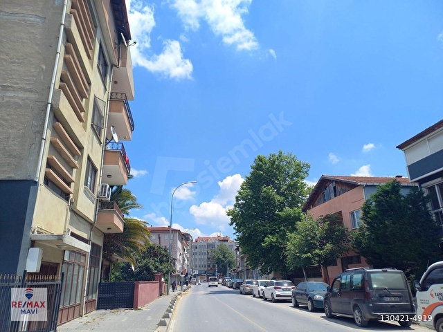 Remax Mavi-Patateshali-CaddeÜzeri Nezih AileApt Bakımlı Geniş3+1 - Görsel 6