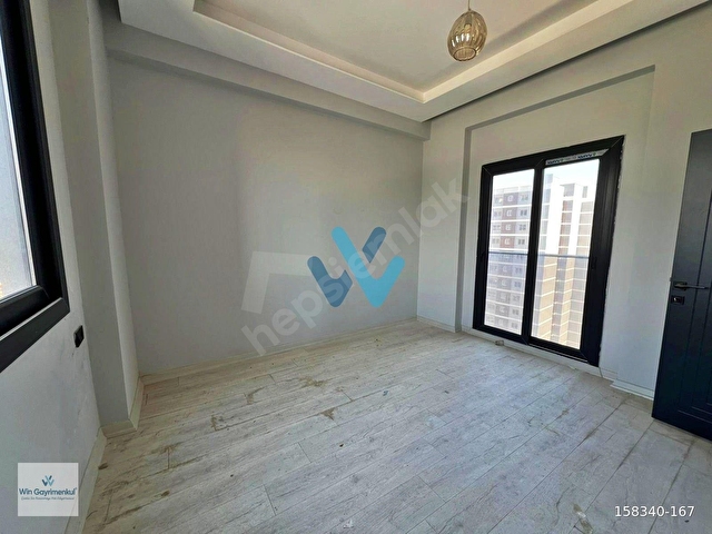 WİNDEN TÖMÜKTE 3 CEPHELİ VE DENİZ GÖREN SİTE İÇİ SATILIK 1+1 - Görsel 12