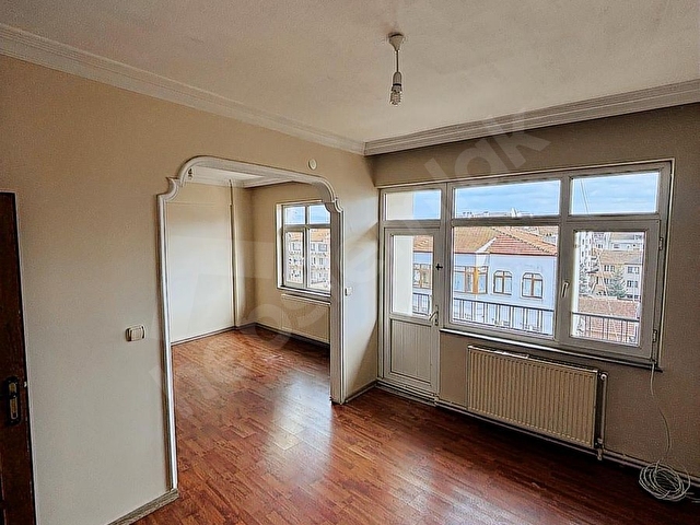 DÜZCENİN GÖBEĞİNDE, ABONELİKLERİ AÇIK UYGUN KİRALIK 2+1 DAİRE