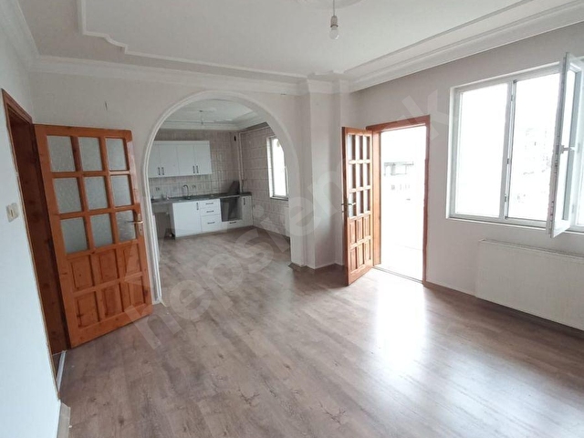 SÖNMEZ GAYRİMENKULDEN ÇARŞI MERKEZİNDE 3+1 KİRALIK DAİRE - Görsel 5