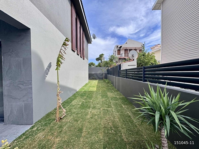 Çeşme Yalıda Plaja 150 Metre Satılık 3+1 Havuzlu Müstakil Villa - Görsel 9