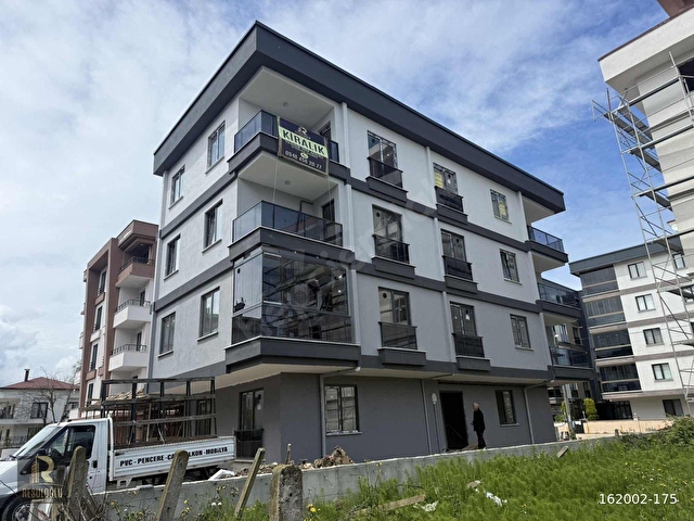 RESULOĞLU EMLAKTAN CUMHURİYET MAH. SAHİLE YAKIN 2+1 DAİRE