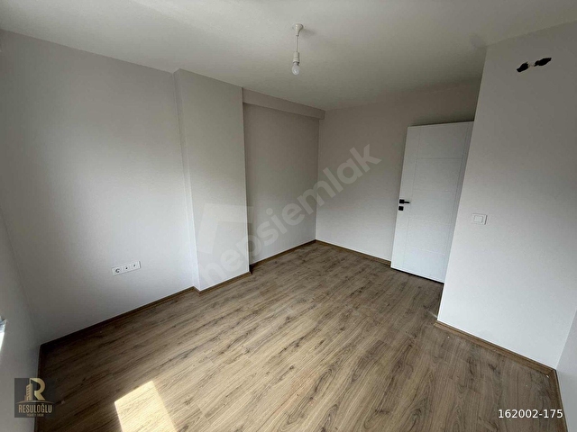 RESULOĞLU EMLAKTAN CUMHURİYET MAH. SAHİLE YAKIN 2+1 DAİRE - Görsel 7