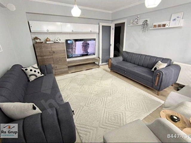 KARŞIYAKA ŞEMİKLERDE GENÇ BİNADA KOMBİLİ 2+1 KİRALIK DAİRE