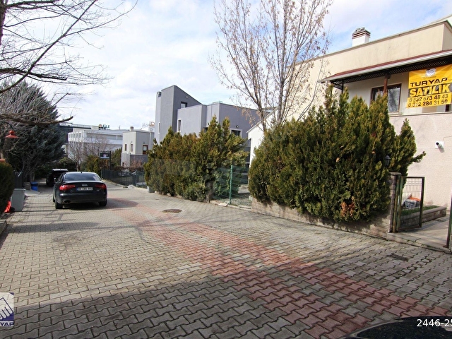 TURYAPTAN YEŞİL ALTINKENT SİTESİNDE SATILIK 5+2 TERASLI VİLLA - Görsel 10