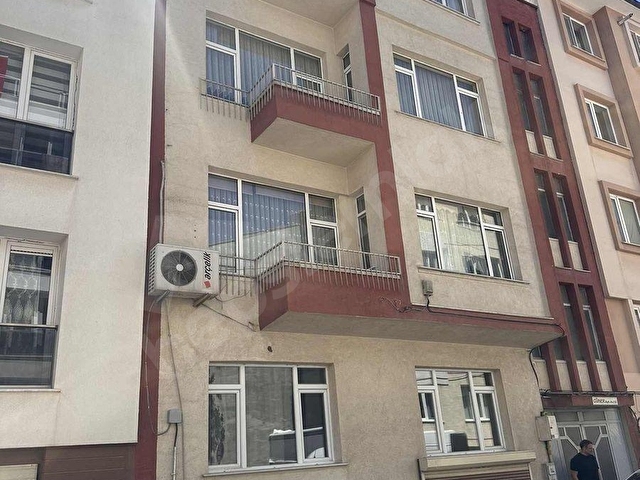 GAYE EMLAKTAN MÜKEMMEL KONUMDA KİRALIK 3+1