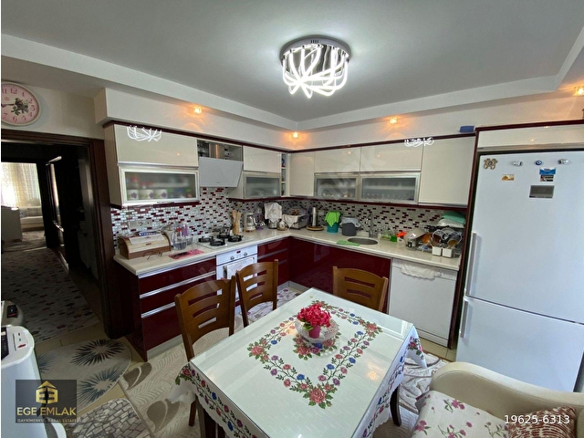 AYDIN EGE EMLAKTAN KURTULUŞ MAH. ADNAN MENDERES BUL. YAKIN İÇİ BAKIMLI 2+1 105m2 SATILIK DAİRE - Görsel 6