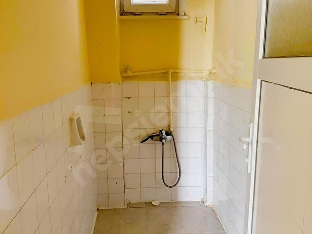 E5 metroya 10 dakika yürüme kombili ulaşım rahat boyalı 2+1 - Görsel 5