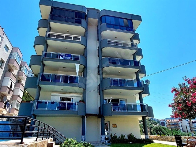KUŞADASI  HAVUZLU SİTE İÇİNDE 167 M2 ARAKAT DAİRE
