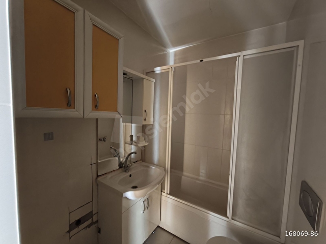 YAKACIKTA EBEVEYN BANYOLU AÇIK OTOPARKLI 2+1 SATILIK DAİRE - Görsel 16