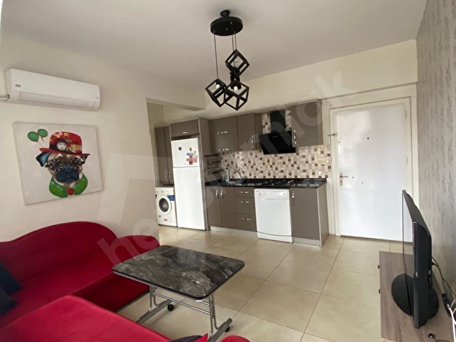 ÇİFTLİKKÖYDE CADDEYE YAKIN 1+1 HAVUZLU DAİRE