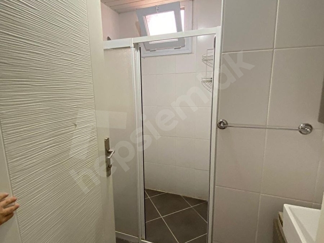 ÇİFTLİKKÖYDE CADDEYE YAKIN 1+1 HAVUZLU DAİRE - Görsel 12