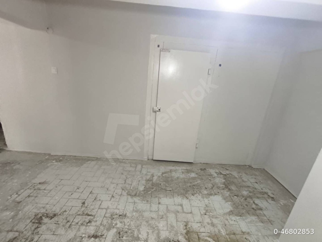 Konak Eşrefpaşada 80m² Soğuk Hava Depolu Fırsat İş Yeri (Elektrikli Kepenkli - İZSU Yanı) - Görsel 5
