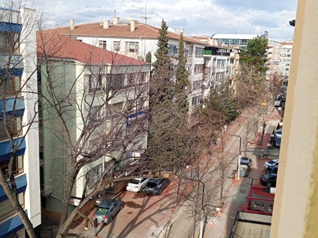 KIZILAY  SÜMER 2 CADDESİNDE  2+1 KOMBİLİ KATTA  MANZARALI  KİRALIK  BÜRO - Görsel 16