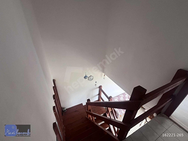 KARABURUN KÜÇÜKBAHÇEDE SİTE İÇİNDE SATILIK EŞYALI 2+1 VİLLA! - Görsel 3