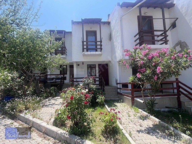 KARABURUN KÜÇÜKBAHÇEDE SİTE İÇİNDE SATILIK EŞYALI 2+1 VİLLA! - Görsel 2