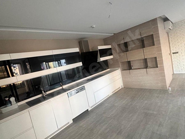 BÖLGENİN EN PRESTİJLİ SİTESİNDE 4+1 AÇIK MUTFAK LÜKS DAİRE - Görsel 3