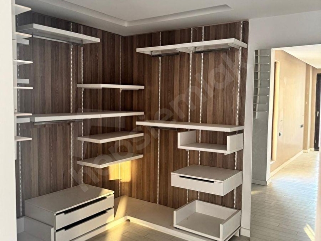 BÖLGENİN EN PRESTİJLİ SİTESİNDE 4+1 AÇIK MUTFAK LÜKS DAİRE - Görsel 17