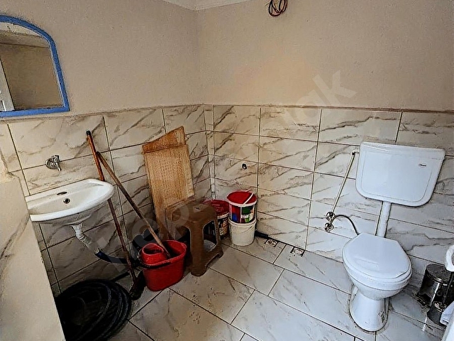 BERGAMADA KOZAK YOLUNDA 2 EVİ 2 DÜKKANI OLAN BİNA SATILIK - Görsel 11
