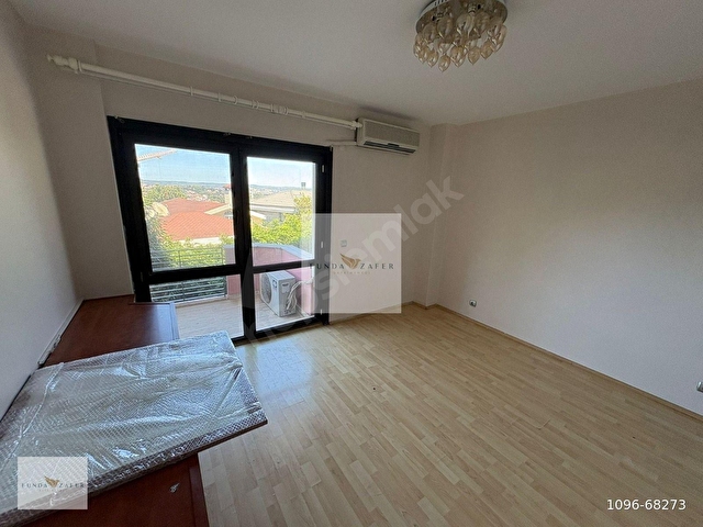 Emirgan Değirmen Tepede Müstakil Manzaralı Havuzlu Satılık Villa - Görsel 25
