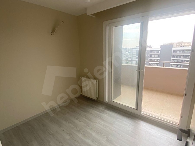 Adana Gürselpaşa da Site içeridinde Teraslı 3+1 daire - Görsel 3