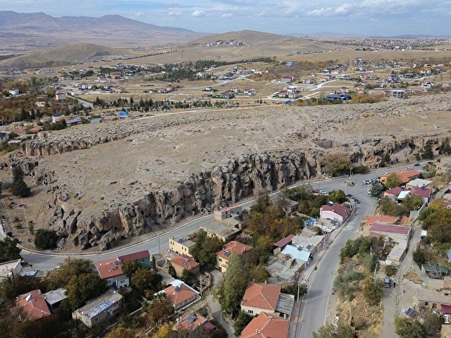 YAĞMUR EMLAKTAN SATILIK GÜMÜŞLER MANASTIRI MANZARALI MÜSTAKİL EV - Görsel 13