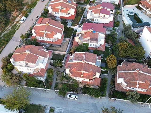 ACİLL SATILIK TRİPLEKS VİLLA - Görsel 4