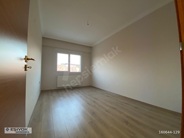 MENEMEN KOYUNDERE DE 3+1 EBEVEYN BANYOLU DOGALGAZLI GENIS DAIRE - Görsel 8