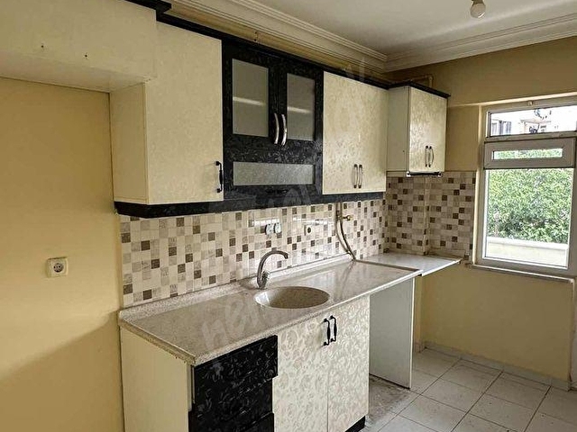 BUDAK EMLAKTAN KAPAKLI MERKEZDE KİRALIK 2+1 DAİRE