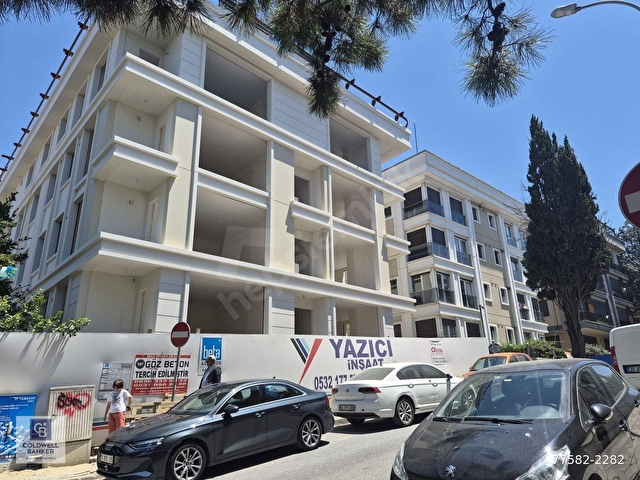 Acıbadem Bayır sokakta KÖŞE bina da satılık sıfır daire