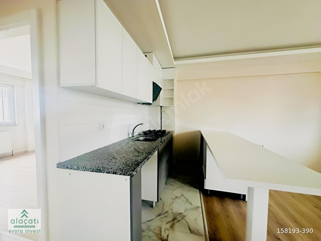 alaçatıdan bulvara yakın bölgedeki en uygun kiralık 2 + 1 - Görsel 15