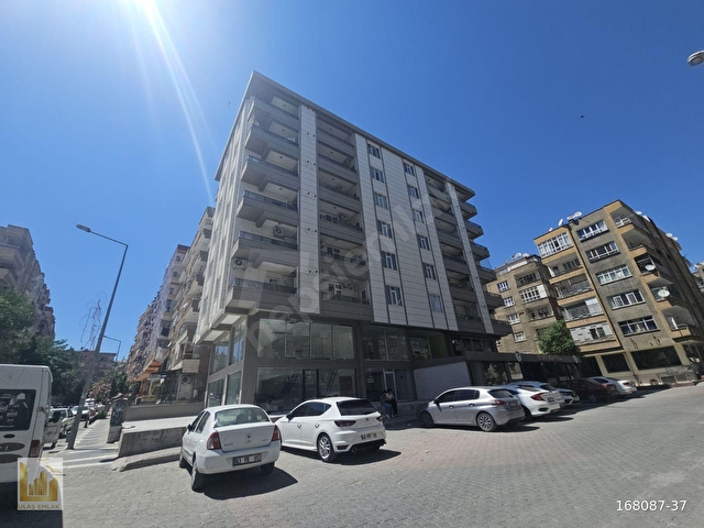ULAŞ EMLAKTAN BAHCELİEVLERDE SATILIK KİRACILI 1+1 DAİRE