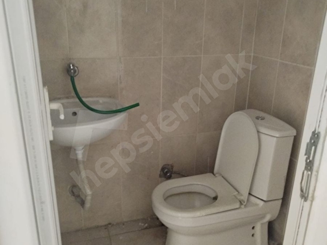BAYRAMPAŞA KARTALTEPE MHDE 80M2 YÜKSEK GİRİŞ DÜKKAN 30.000 TL - Görsel 4