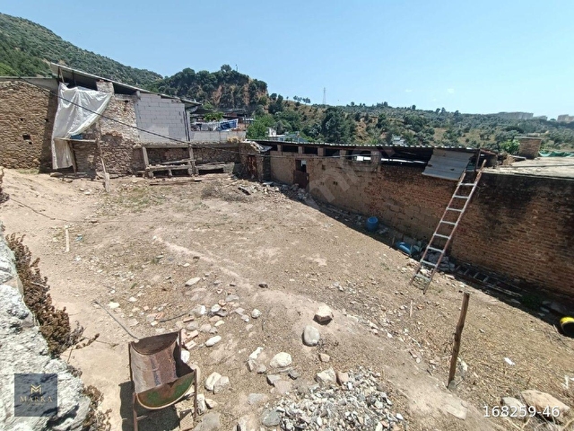 MARKADAN KALFAKÖY DE SATILIK MÜSTAKİL EV ARSA - Görsel 2