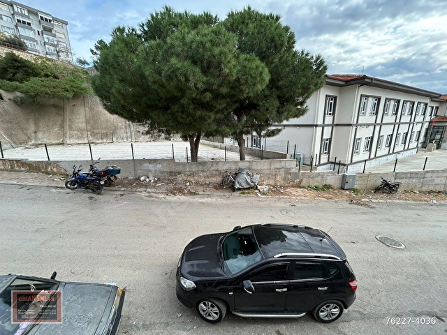 ERDEK TE KİRALIK FUL EŞYALI - YÜKSEK GİRİŞ - BALKONLU - BAKIMLI 3+1 DAİRE - Görsel 14